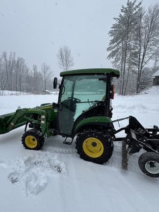 Image of John Deere 2025R equipment image 4