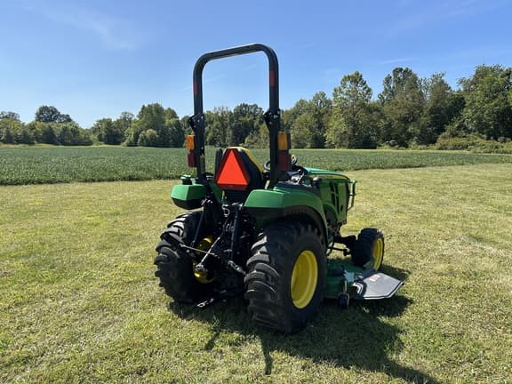 Image of John Deere 2032R equipment image 4