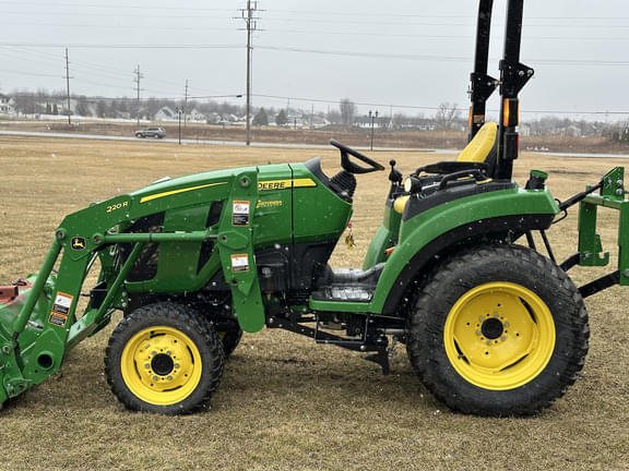 Image of John Deere 2038R equipment image 3