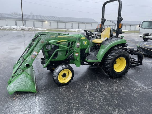 2021 John Deere 2038R Equipment Image0