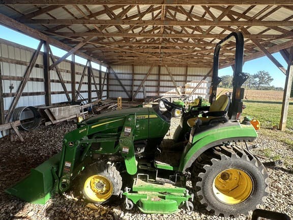 Image of John Deere 2038R equipment image 4