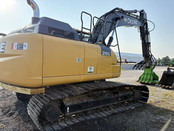Image of John Deere 210G LC equipment image 3