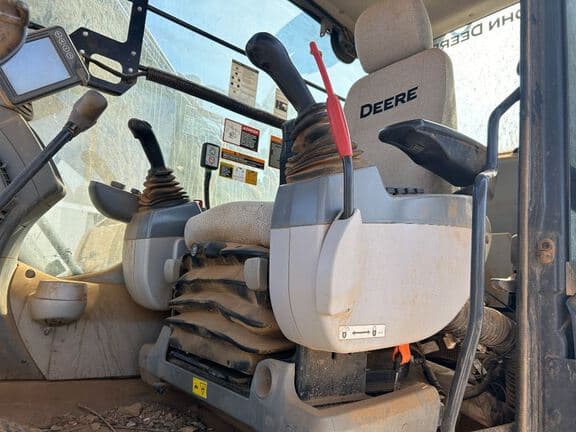 Image of John Deere 210GLC equipment image 4