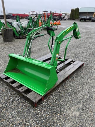 Image of John Deere 220R equipment image 1