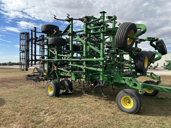 Image of John Deere 2230FH equipment image 1