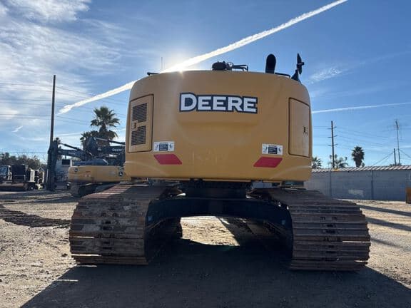 Image of John Deere 245G equipment image 3