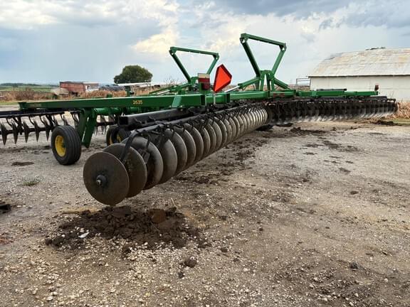 Image of John Deere 2635 equipment image 4