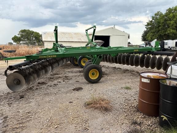 Image of John Deere 2635 equipment image 3