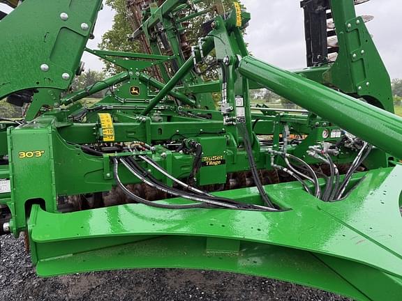 Image of John Deere 2660VT equipment image 1