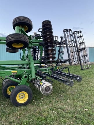 Image of John Deere 2660VT equipment image 4