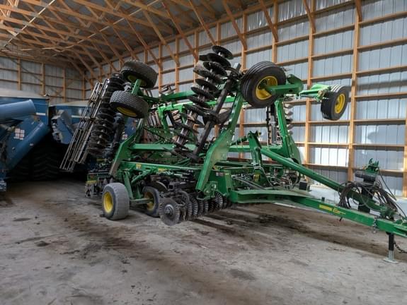 Image of John Deere 2660VT equipment image 2