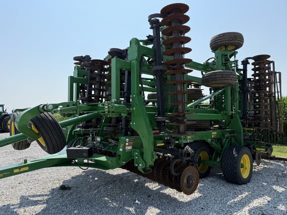 Image of John Deere 2660VT equipment image 3