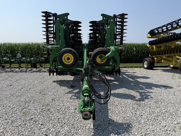 Image of John Deere 2660VT equipment image 1