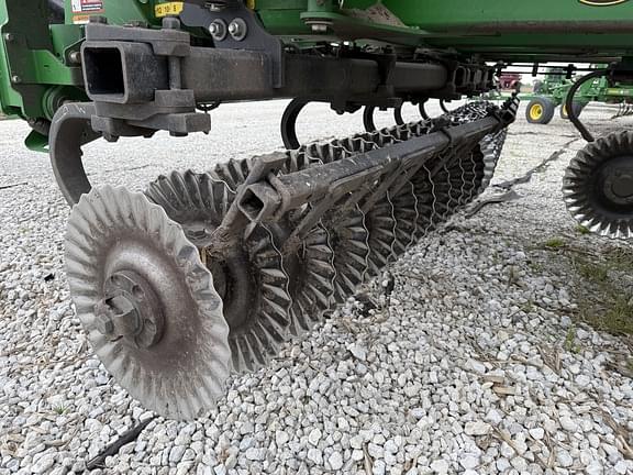 Image of John Deere 2660VT equipment image 4