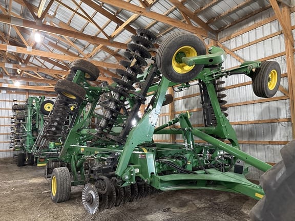 2021 John Deere 2660VT Equipment Image0