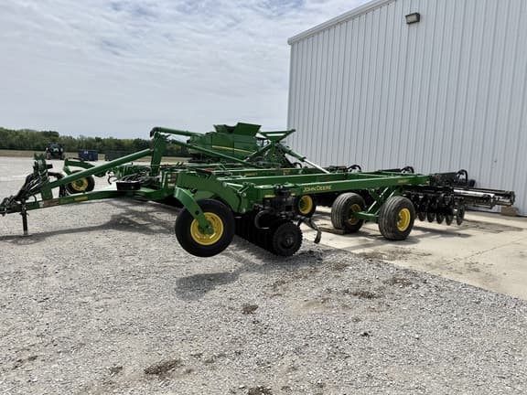 Image of John Deere 2660VT equipment image 1