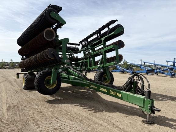 Image of John Deere 2680H equipment image 1