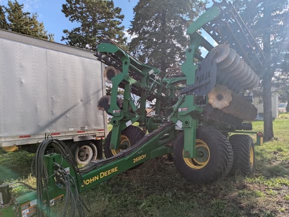 Image of John Deere 2680H equipment image 1