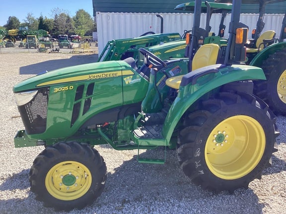 2021 John Deere 3025D Equipment Image0