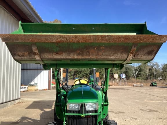 Image of John Deere 3025E equipment image 2