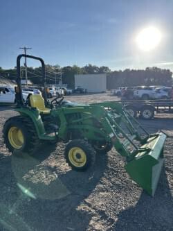 Image of John Deere 3025E equipment image 1