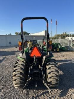 Image of John Deere 3025E equipment image 3