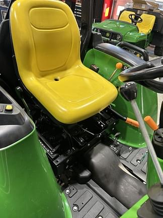 Image of John Deere 3025E equipment image 4