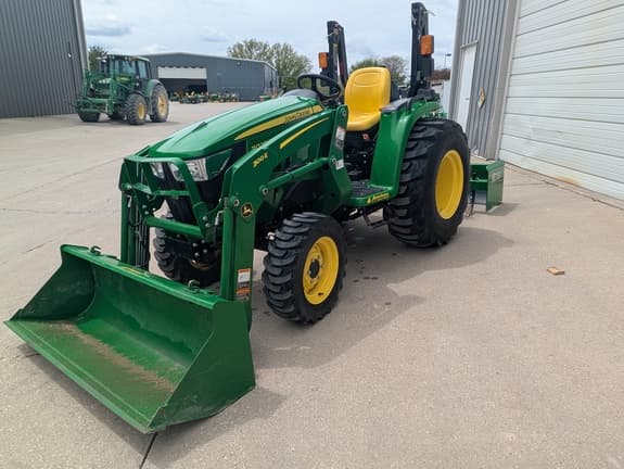 Image of John Deere 3025E equipment image 2