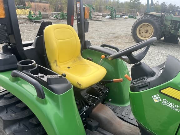 Image of John Deere 3025E equipment image 4