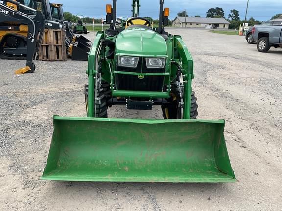 Image of John Deere 3032E equipment image 3