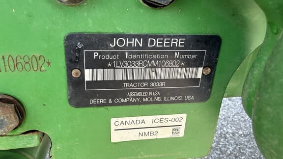 Image of John Deere 3033R equipment image 2