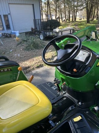 Image of John Deere 3038E equipment image 4