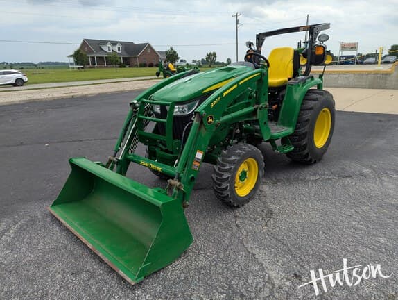Image of John Deere 3039R equipment image 1
