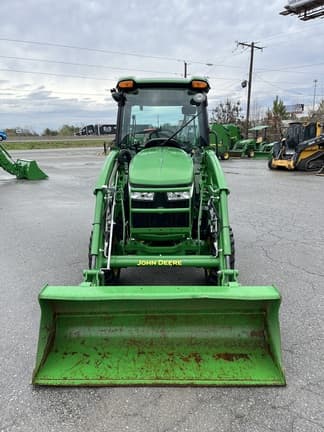 Image of John Deere 3039R equipment image 2