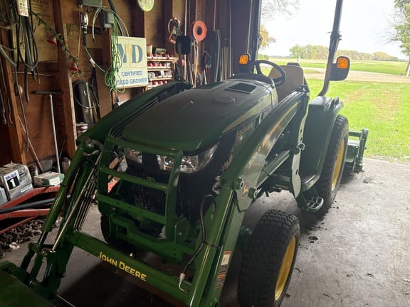 2021 John Deere 3046R Equipment Image0