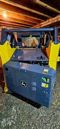 Image of John Deere 317G equipment image 2