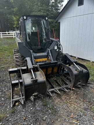 Image of John Deere 324G equipment image 2