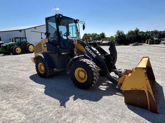 Image of John Deere 324L equipment image 4