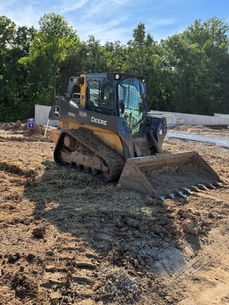 2021 John Deere 325G Equipment Image0