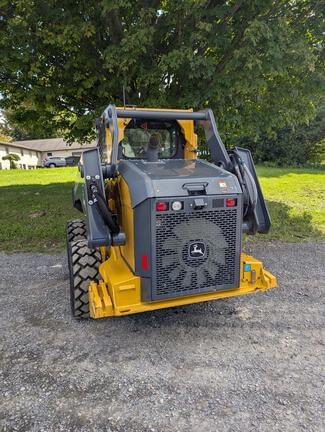 Image of John Deere 330G equipment image 2