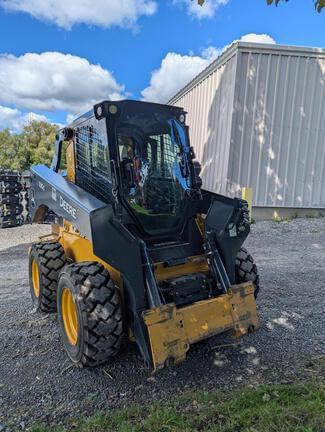 Image of John Deere 330G equipment image 3
