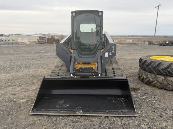 Image of John Deere 331G equipment image 2