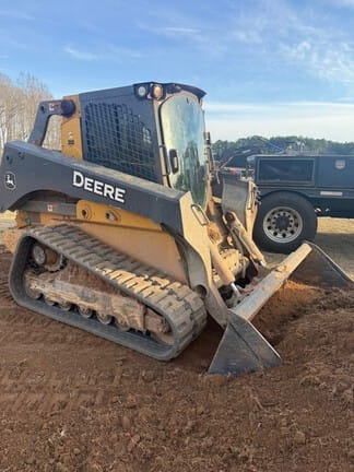 2021 John Deere 331G Equipment Image0