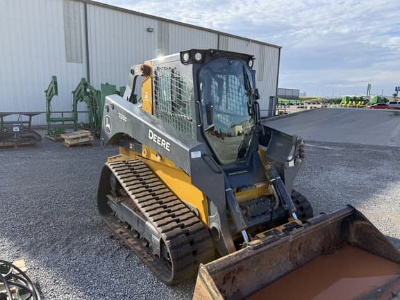 Image of John Deere 333G equipment image 2
