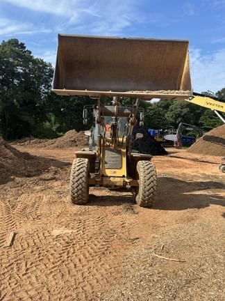 Image of John Deere 344L Image 1