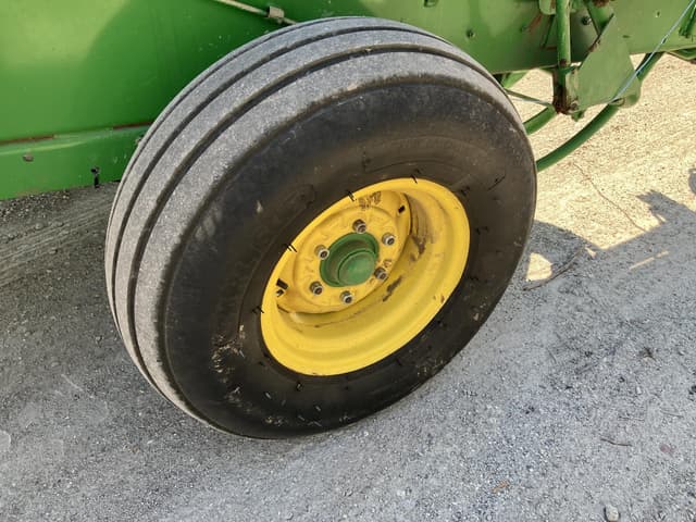Image of John Deere 348 equipment image 4