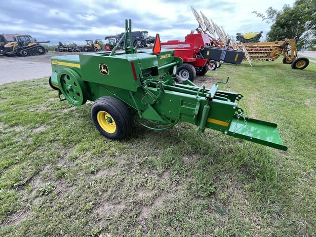 Image of John Deere 348 equipment image 3