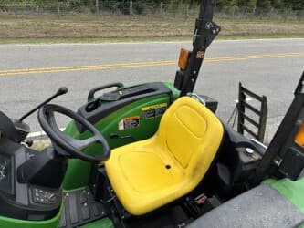 Image of John Deere 4052M equipment image 4