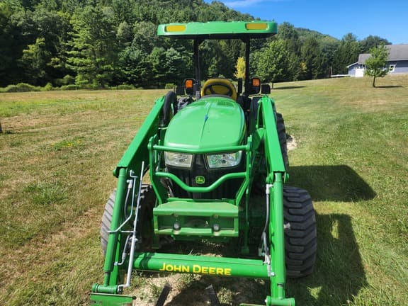 Image of John Deere 4052M equipment image 2