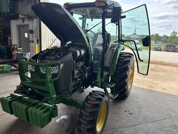 Image of John Deere 4066R equipment image 3